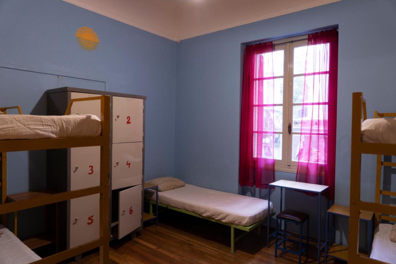 אתונה Pagration Youth Hostel מראה חיצוני תמונה