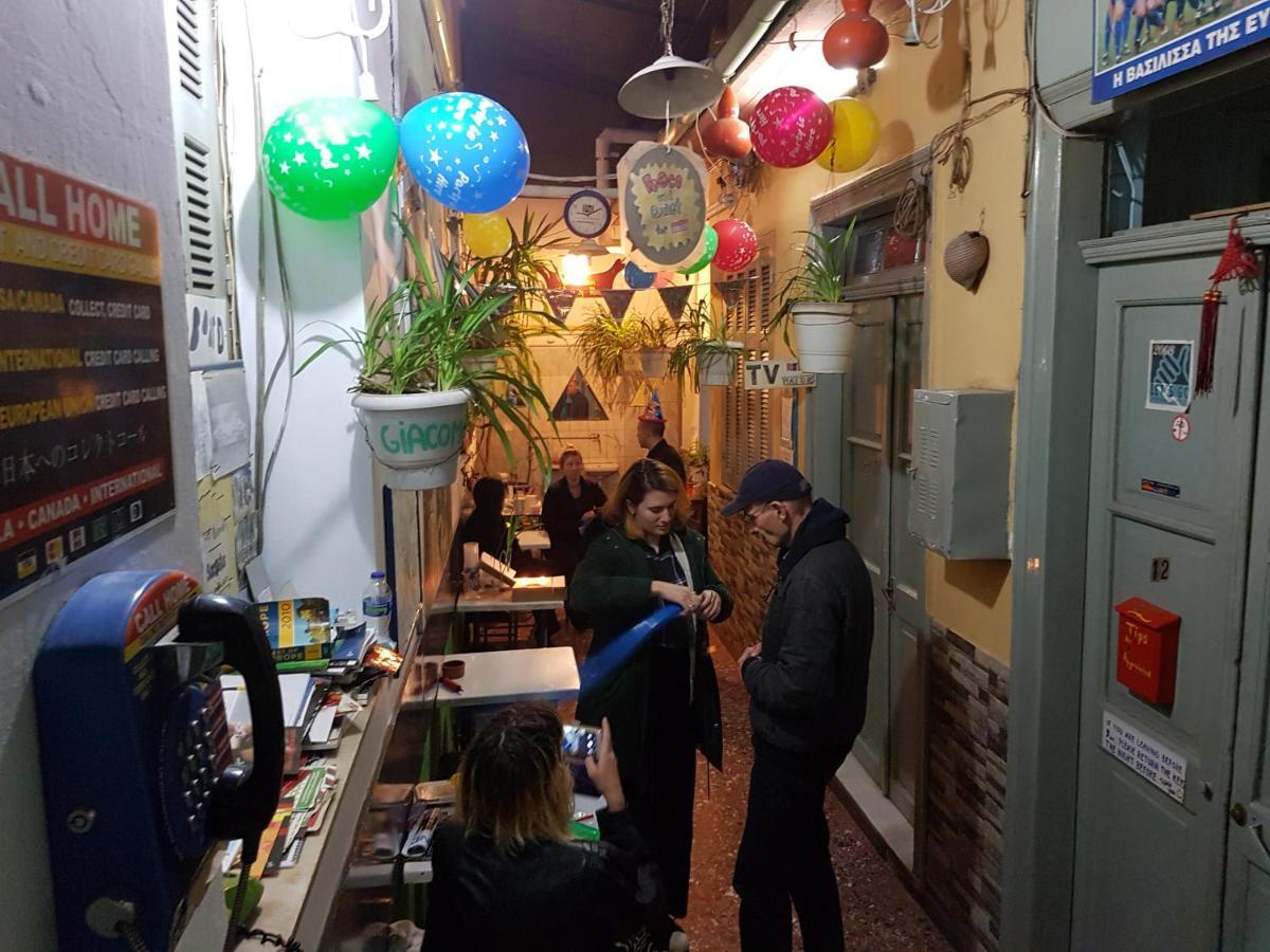 אתונה Pagration Youth Hostel מראה חיצוני תמונה