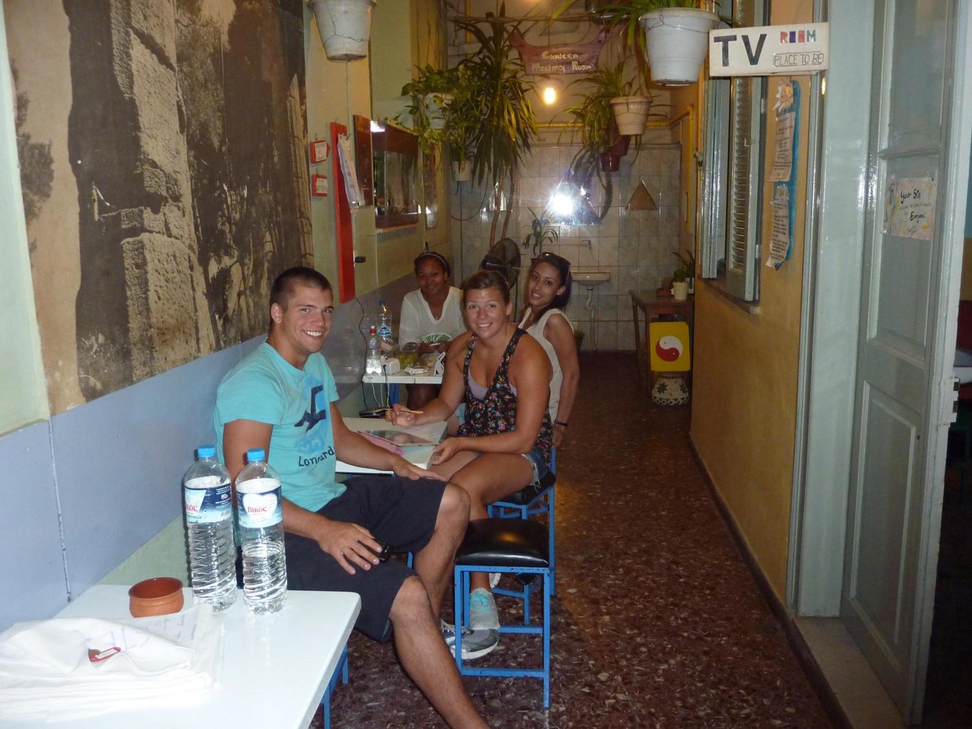 אתונה Pagration Youth Hostel מראה חיצוני תמונה