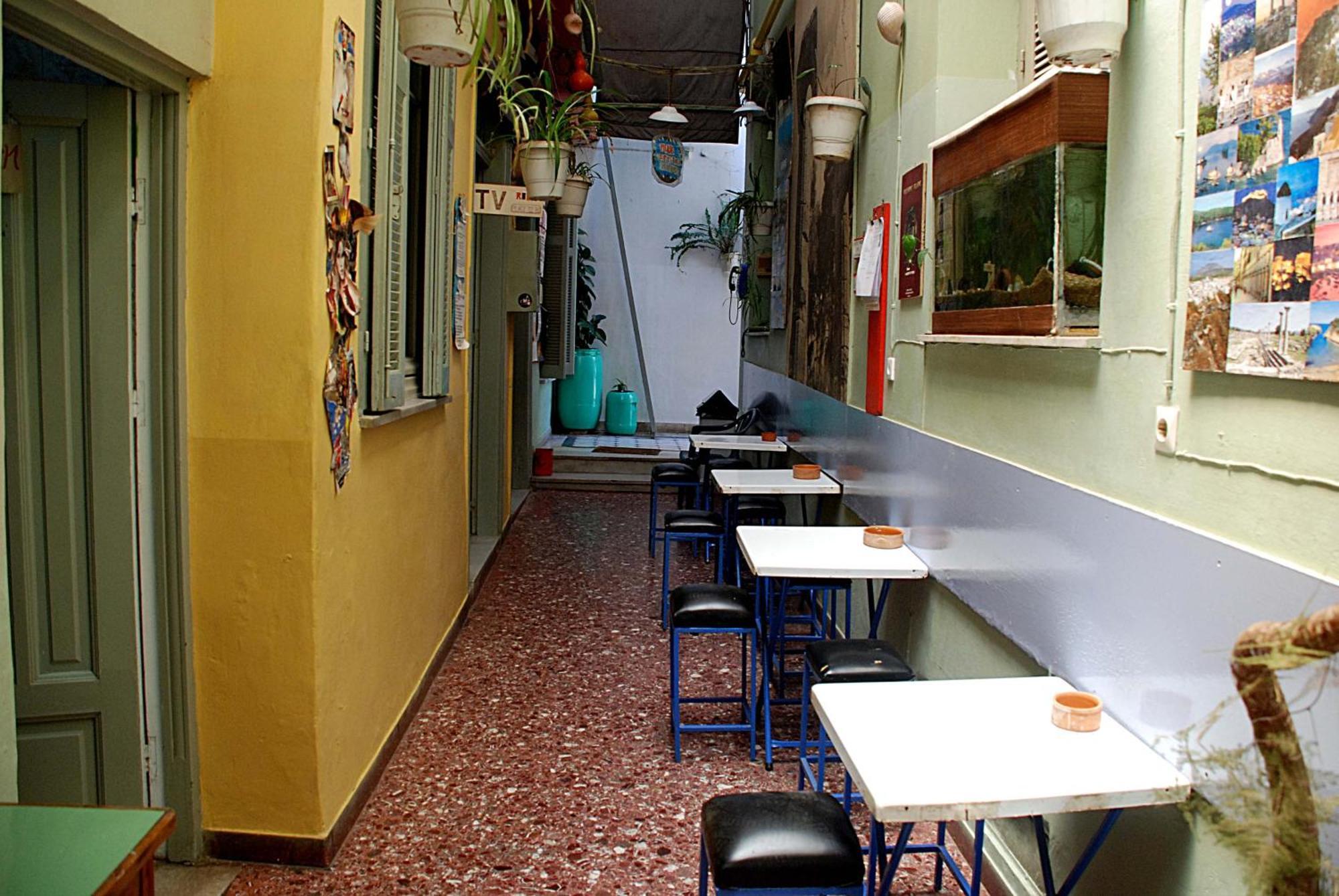 אתונה Pagration Youth Hostel מראה חיצוני תמונה