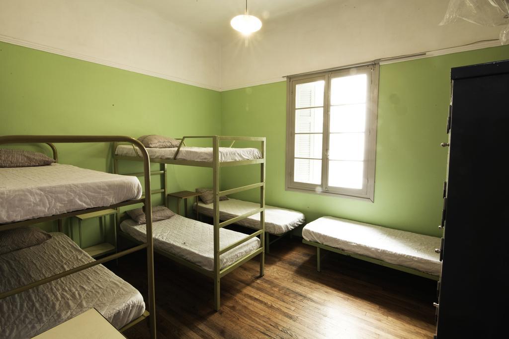 אתונה Pagration Youth Hostel מראה חיצוני תמונה