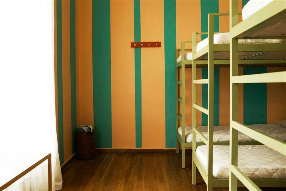 אתונה Pagration Youth Hostel מראה חיצוני תמונה