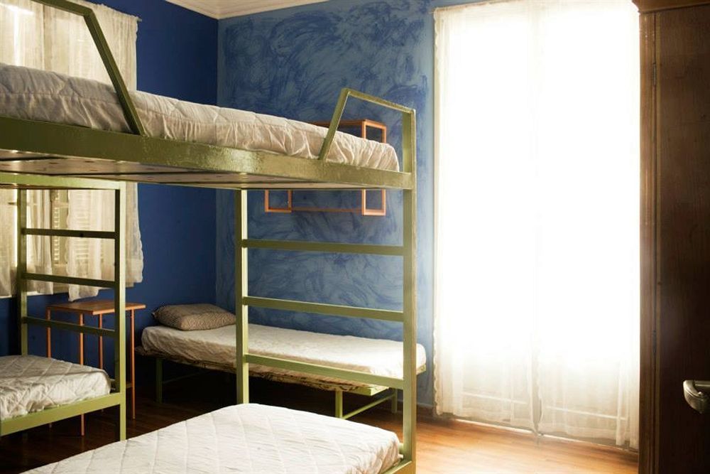 אתונה Pagration Youth Hostel מראה חיצוני תמונה